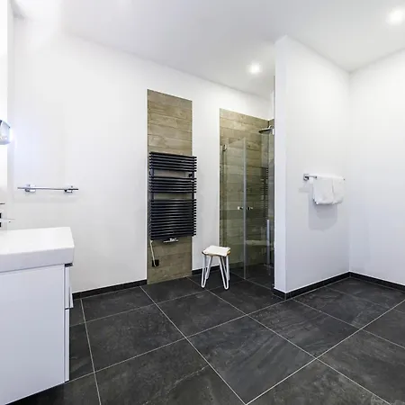 Ostseefeeling - 5 Sterne Mit Suedbalkon In Der Seefahrtschule דירה ווסטרו