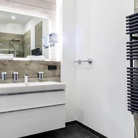 דירה Ostseefeeling - 5 Sterne Mit Suedbalkon In Der Seefahrtschule *