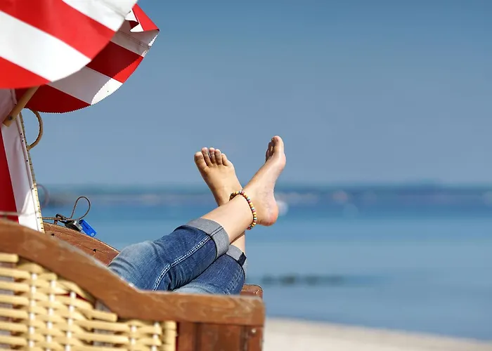 Ostseefeeling - 5 Sterne Mit Suedbalkon In Der Seefahrtschule * ヴストロ