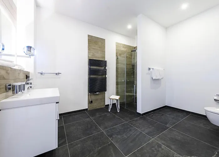 Ostseefeeling - 5 Sterne Mit Suedbalkon In Der Seefahrtschule アパート ヴストロ