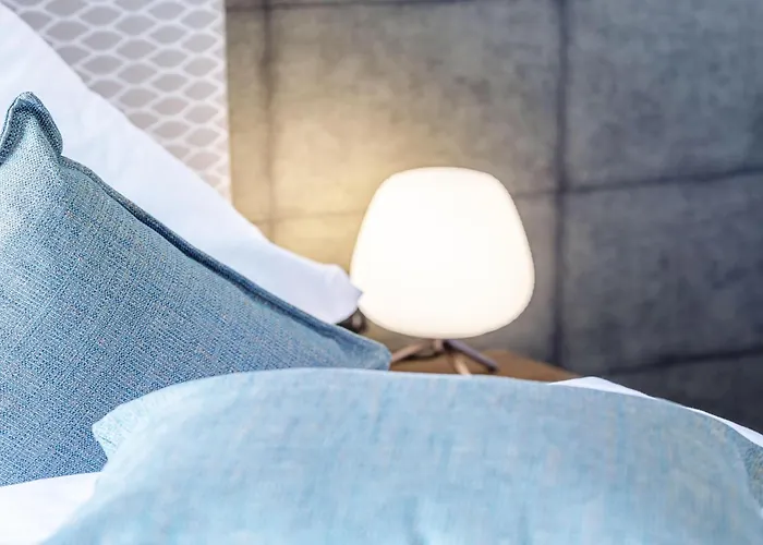 アパート Ostseefeeling - 5 Sterne Mit Suedbalkon In Der Seefahrtschule ヴストロ