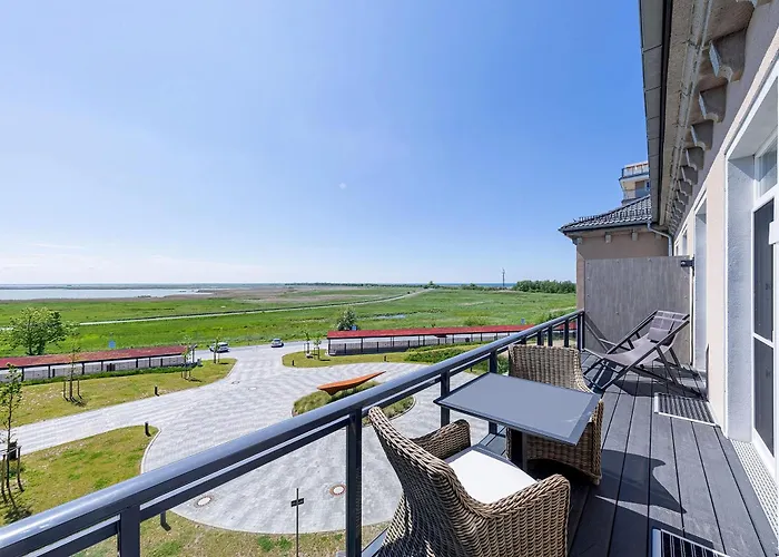 Ostseefeeling - 5 Sterne Mit Suedbalkon In Der Seefahrtschule アパート