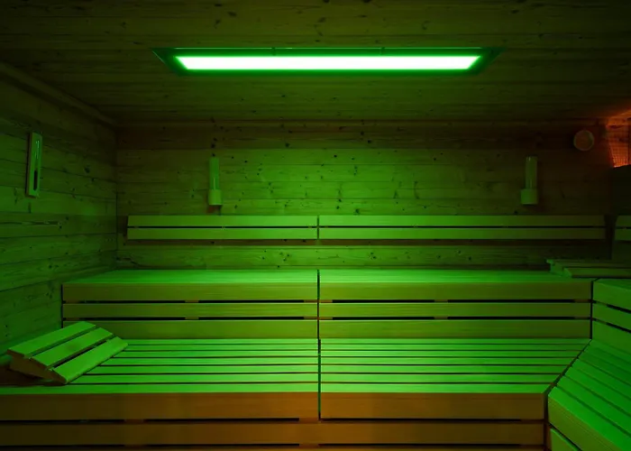 Ostseefeeling - 5 Sterne Mit Suedbalkon In Der Seefahrtschule ヴストロ